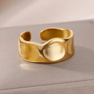 Δαχτυλίδι με Ανάγλυφο Σχέδιο Επιχρυσωμένο