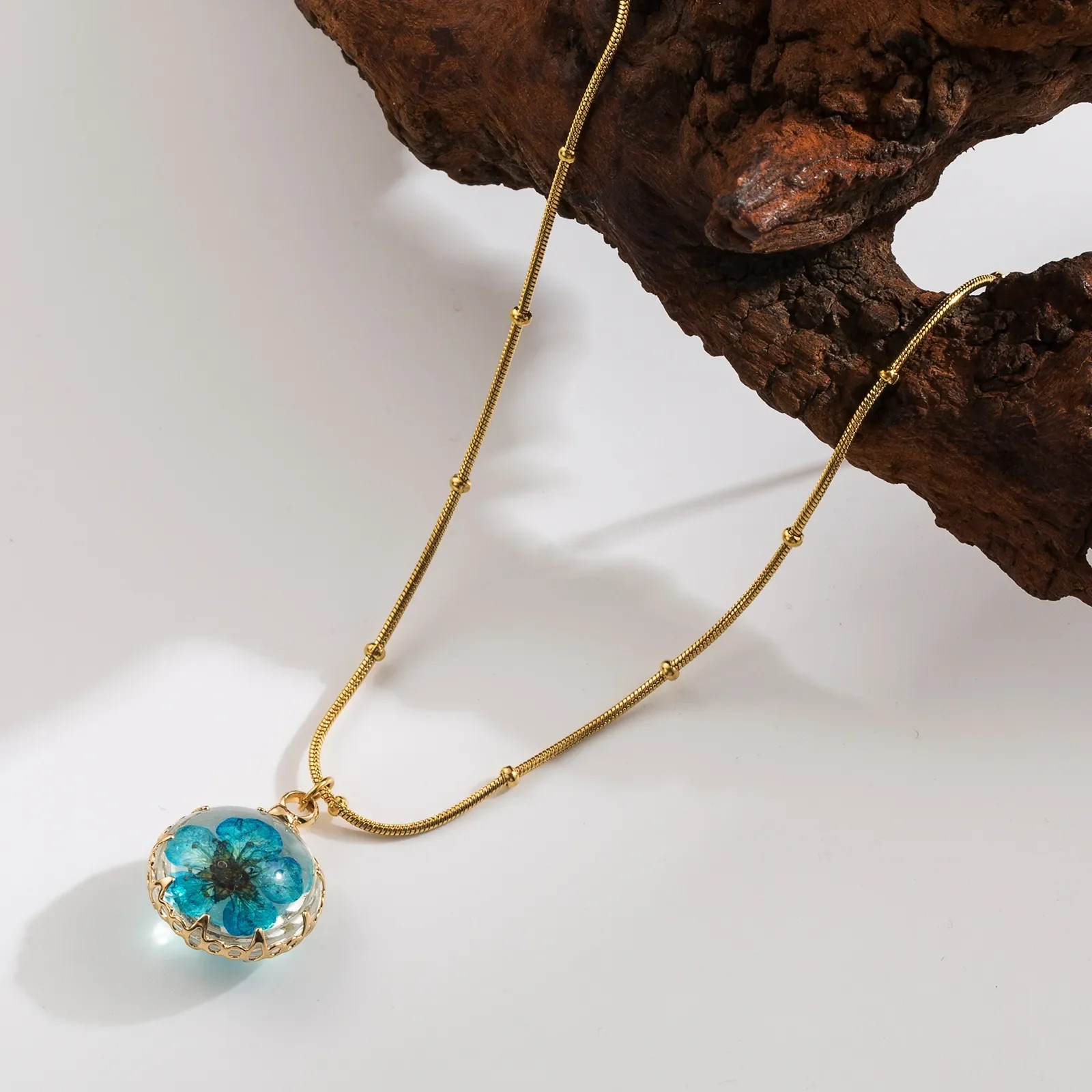 Επιχρυσωμένο Κολιέ με Λουλούδι