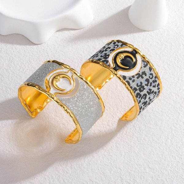 Leopard Chic Cuff – Χρυσή Χειροπέδα - Image 2
