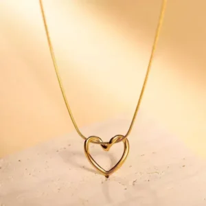 Κολιέ από Επιχρυσωμένο Ατσάλι 18Κ με Μικρή Χρυσή Καρδιά
